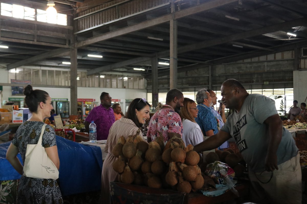 unwomenpacific's tweet photo. #Fiji π«π― | Today, the Nausori market vendors hosted a visiting delegation from the US Congress, UN Foundation, Senior UN Officials Fiji Office and DFAT representatives who witnessed the diverse produce, crafts, and inspiring stories of women vendors!
π #Markets4Change #M4C @dfat https://t.co/sjkcKYZ4so