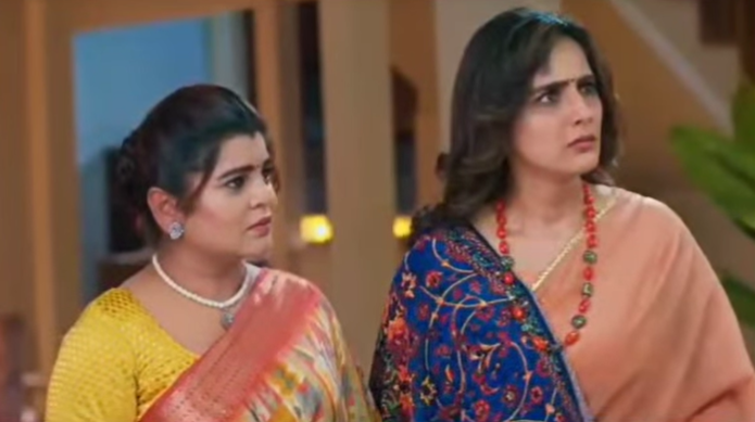 mravinna's tweet image. Hold your horses---These two SNAKES were lecturing Manish that Abhira was wrong to keep #DaRu's secret??? I think I just entered the twilight zone!!
Ar-MAHAAN and this pair of snakes must be smoking something STRONG because this hypocrisy is mind boggling!!
SERIOUSLY??
#yrkkh