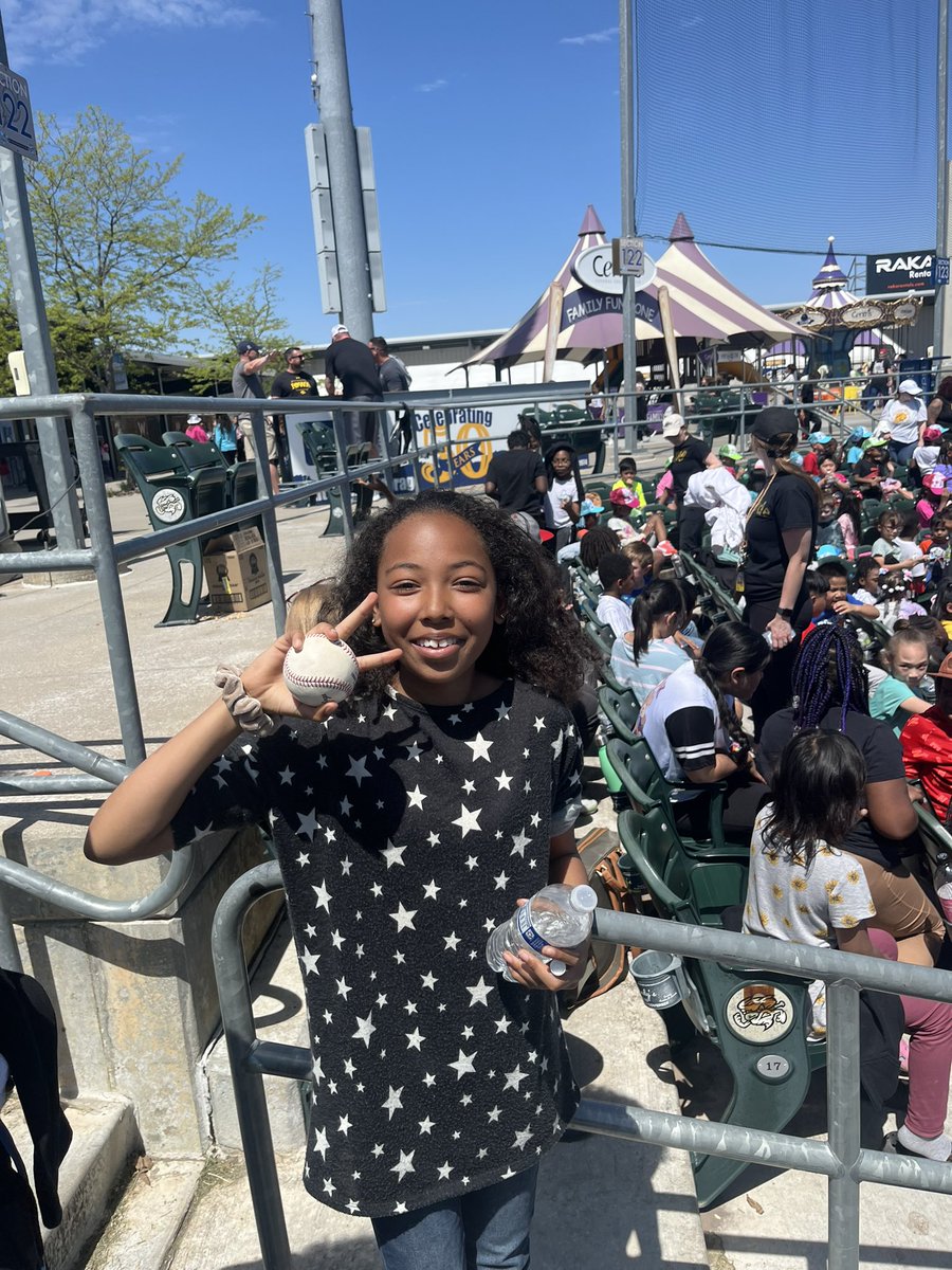 OPS_MountView's tweet image. Congratulations to our Mount View students that earned their way to an Omaha Storm Chasers game with  having 3 or less behavior referrals.  We are so proud of you!