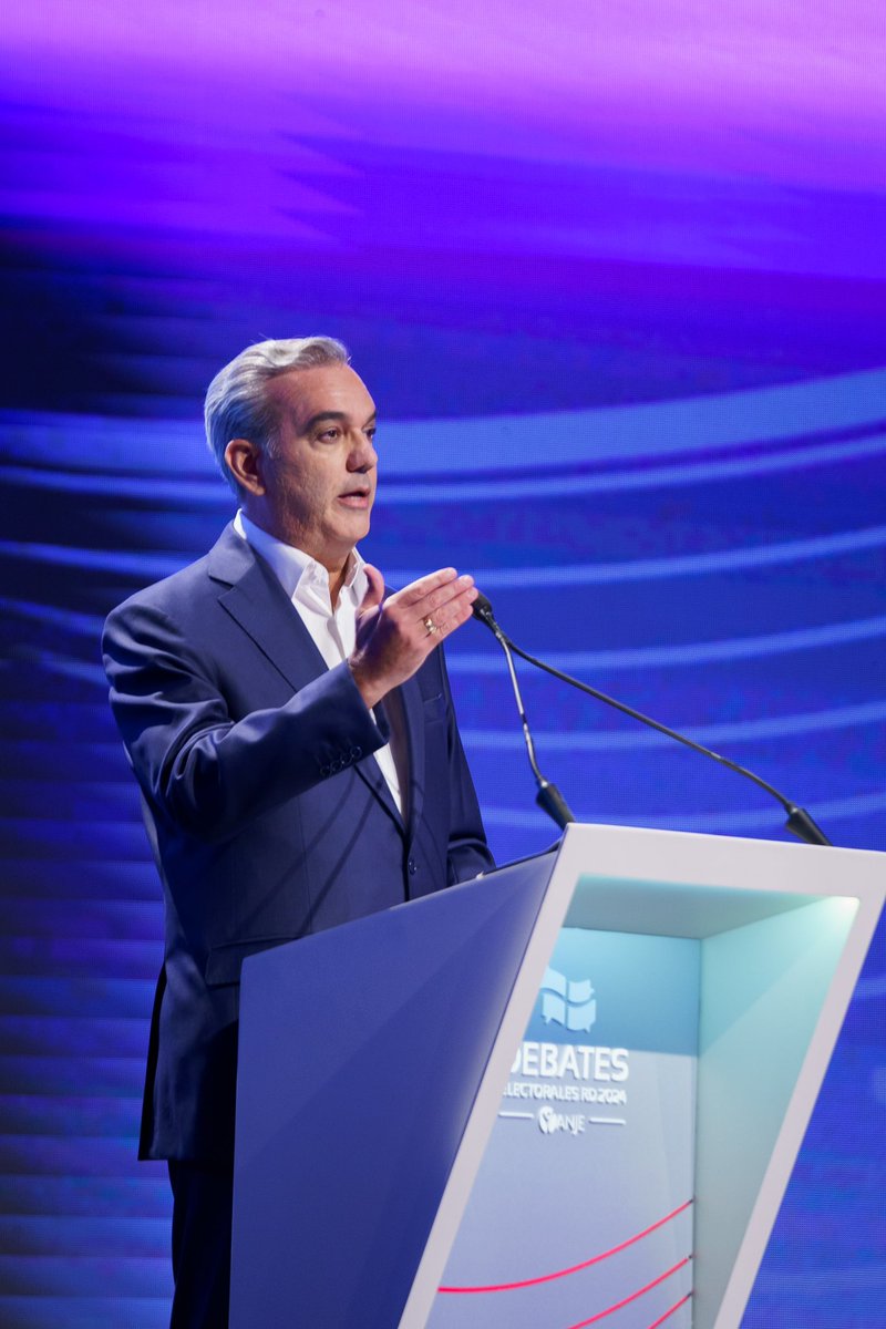 jeanluisrj's tweet photo. Celebro el firme compromiso del presidente @luisabinader con la democracia al aceptar participar en el #DebateANJE2024. Su liderazgo ha marcado un antes y un después, trayendo cambios positivos que impactan la vida de todos los dominicanos. 🇩🇴👏🏻

#LoMejorEstáPorVenir https://t.co/NL5iKMdXXL