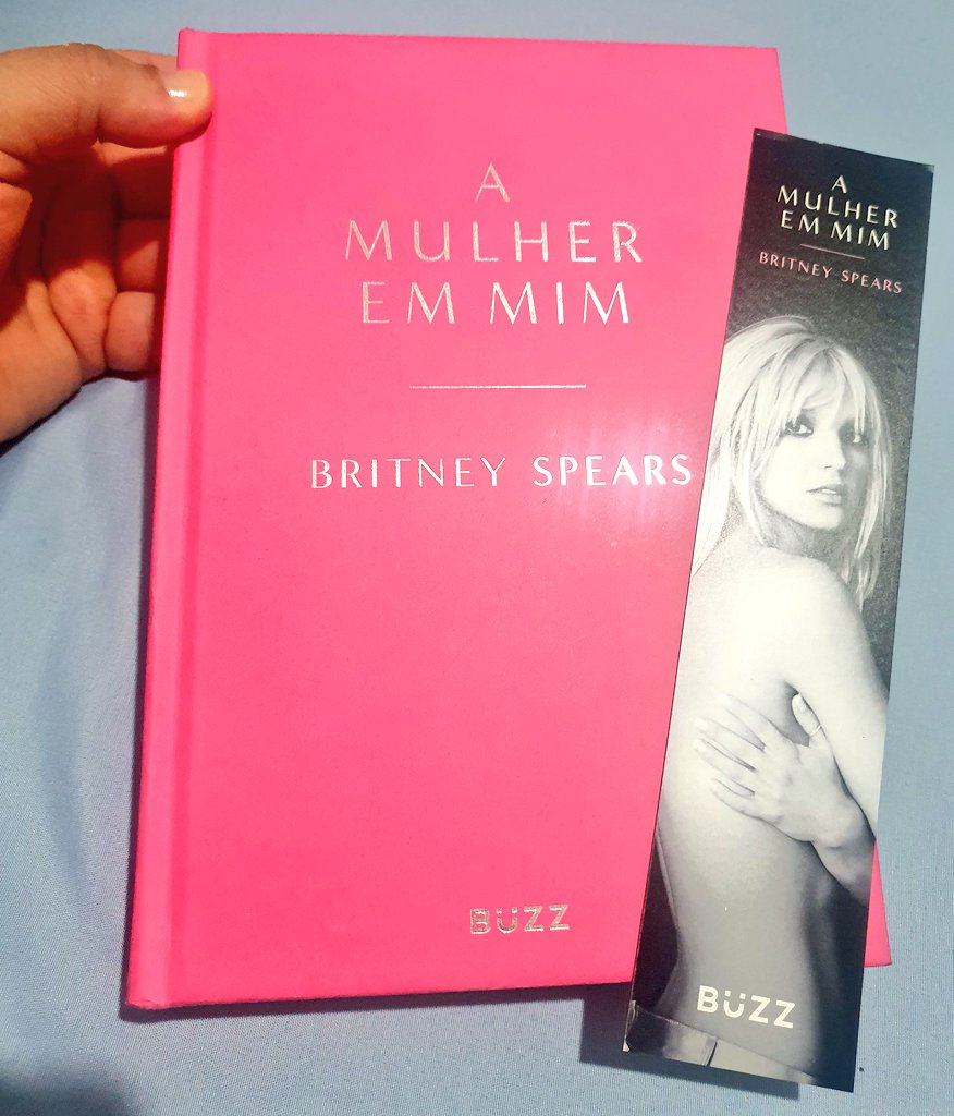 Adalbertho_Lima's tweet photo. Mesmo de forma despretenciosa, uma leitura nunca começa do nada e nem termina sem deixar algo, desta vez não foi diferente.
✨️ 📖 📚 ✨️
#TheWomanInMe #BuzzEditora #AMulherEmMim #BritneySpears #FreeBritney https://t.co/x6koF58uSl