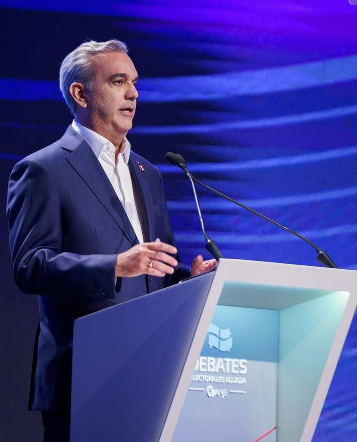 falbert10's tweet photo. Cuanto ha mejorado @luisabinader en el manejo de su comunicación personal, se mantuvo duro y curvero, además dos chitesitos para variar #DebateAnje #LuisGana https://t.co/54qT8ZEU63