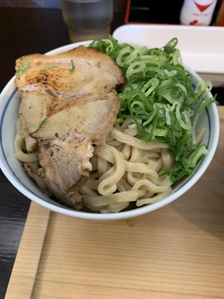 今日は一方さんへ。
味噌カツとセルフ混ぜそば😊

#拉麺一方やすきや番地