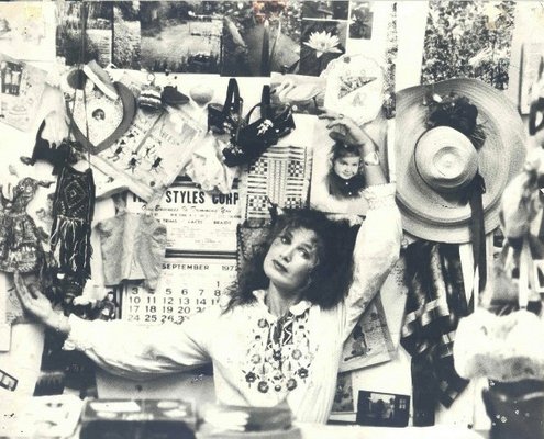 Betsey Johnson at the Chelsea Hotel, c.1970
#ChelseaHotel   #NewYorkCity