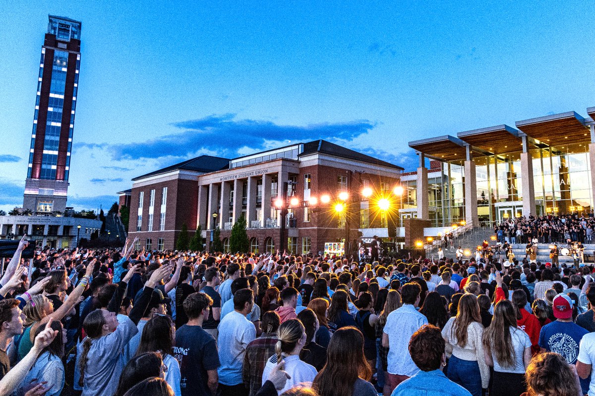 While so many college campuses are erupting in anger, hatred and violence; it is refreshing to see @LibertyU students worship King Jesus.