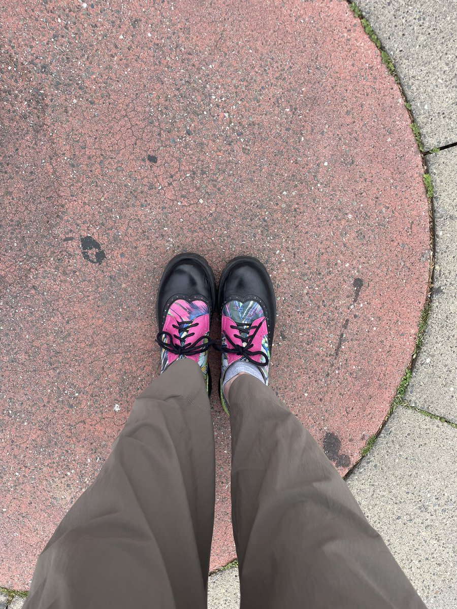 Stole a whole day of thinking about #DH and scholarship with @triproftri  at Stanford for @laurenfklein’s talk on Data Feminism for AI. Home with notes and promises to self to steal more research days like this.