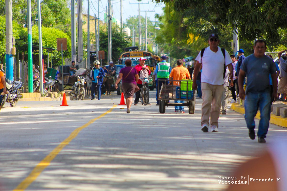 Alcaldía Sandinista de Masaya inauguró una nueva Calle de Concreto Hidráulico en el sector del Mercado Ernesto Fernández.  La obra brindará mayor calidad y más facilidad de acceso a más de 20 mil personas que diario transitan por ella en transporte urbano colectivo y privado.