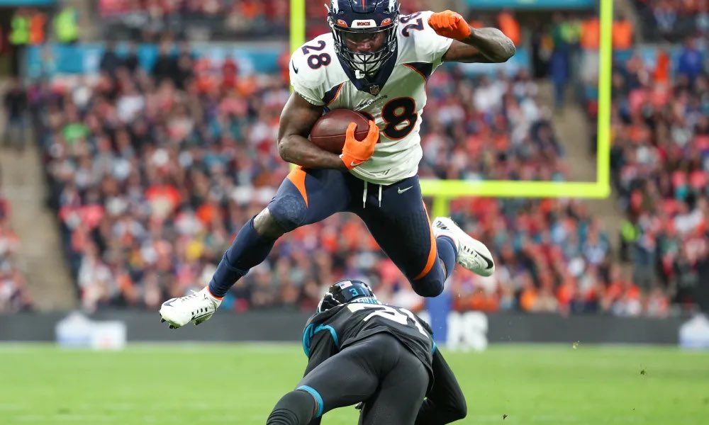 Every day this year I’m going to post a random Denver Bronco. They don’t have to be good

Day 113: Latavius Murray

In Denver 2022

Career (In Denver) Stats:
12 Games Played
703 Rushing Yards
5 Rushing TDs
124 Receiving Yards
