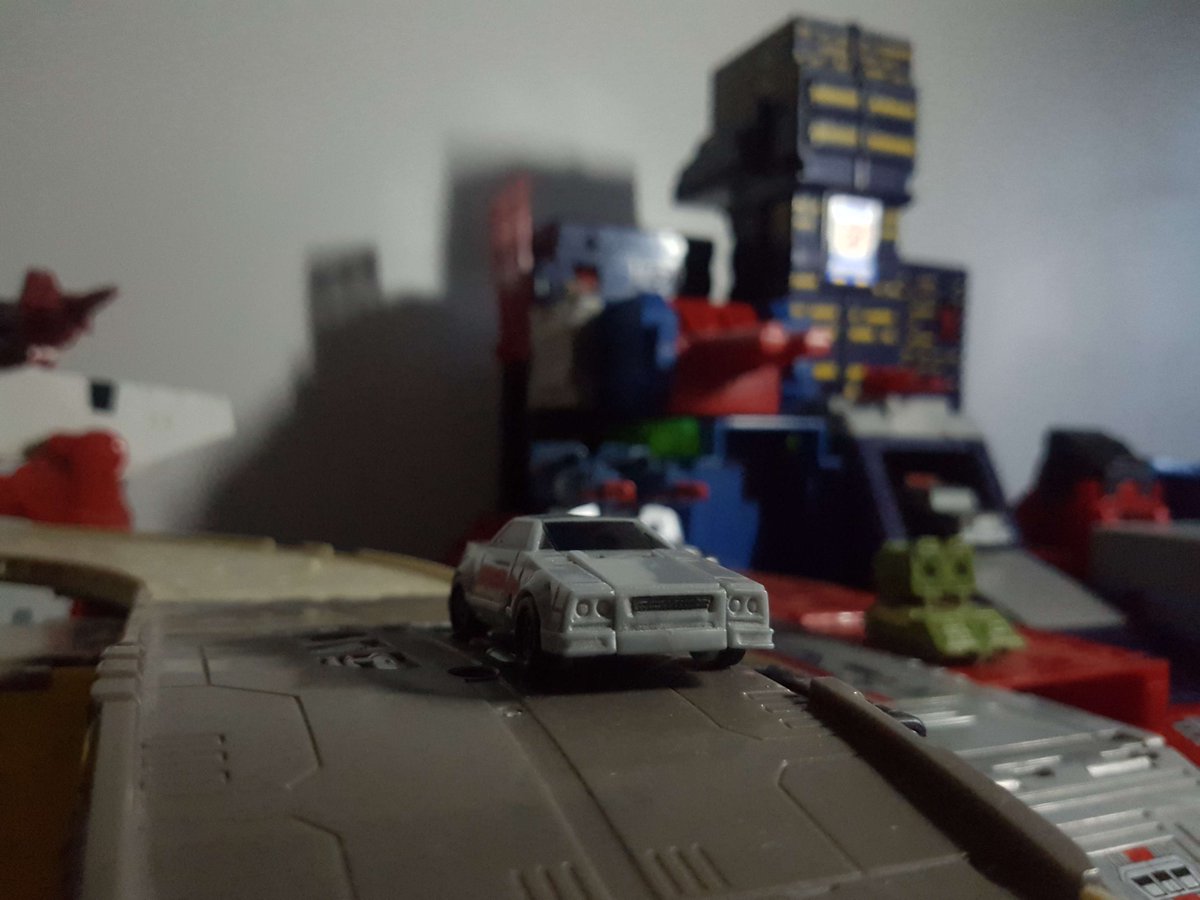 TheLocalBard's tweet photo. Playing with my toys.
#Transformers #Autobots #Titans #FortressMaximus #OmegaSupreme #Metroplex #Micromasters #Cog #SixGun #Scamper #Windblade #ToyPhotography https://t.co/1zGR6qbcY1