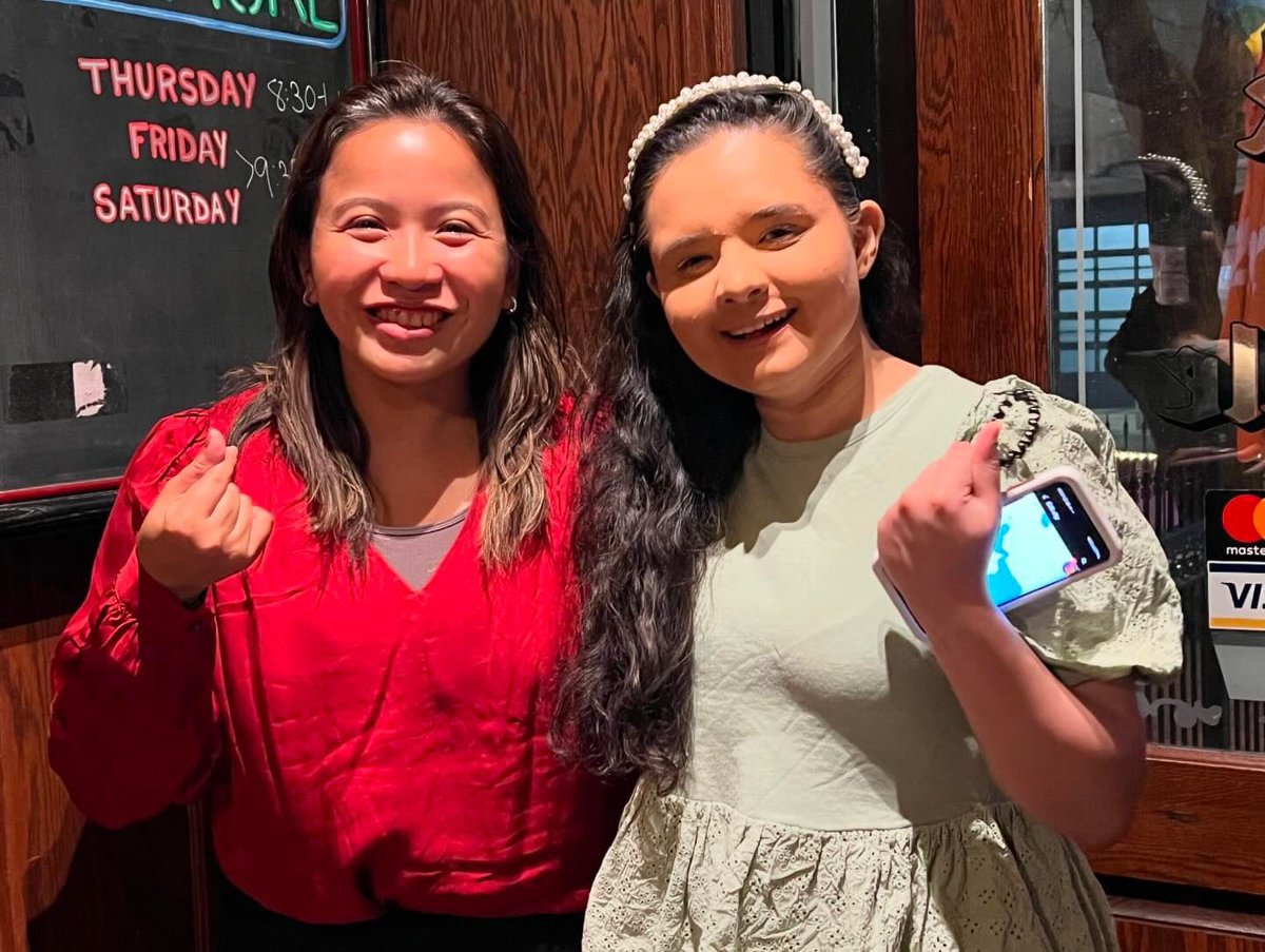 crystalcamarao's tweet photo. Happy I got to meet @ftnabeelah in person. #ODNC3 reprezent! https://t.co/JP4SapXcLx