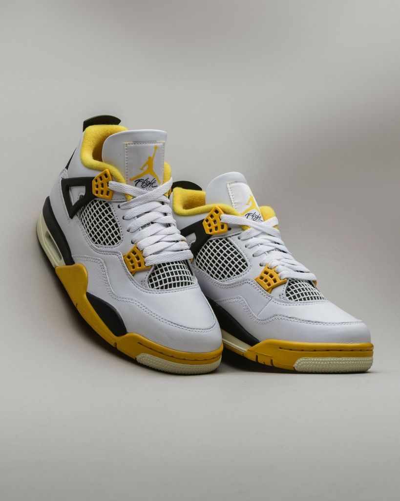 Air Jordan 4 Retro 'Vivid Sulfur' 💛 bit.ly/3JlNR4s