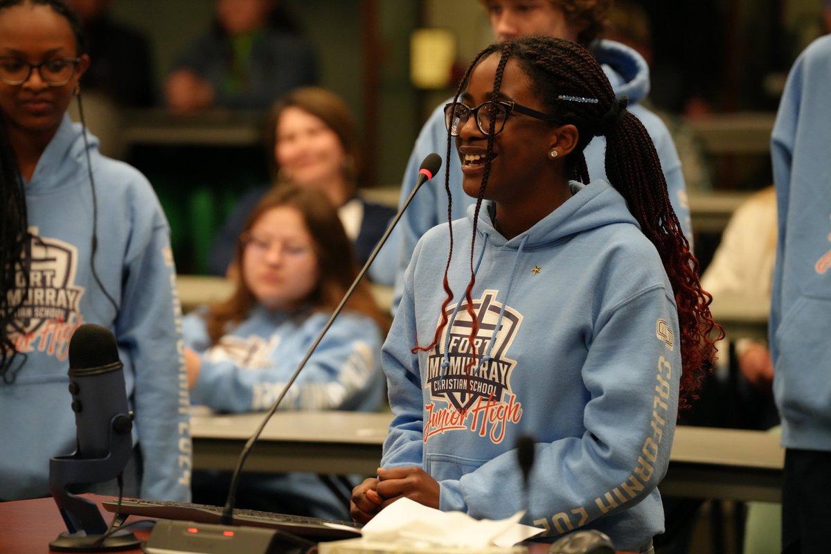 Photo highlights from our April Board of Trustee Meeting are now live on our website! Check out some highlights from today's Division Showcase: fmpsdschools.ca/our-division/p… @annaleeskinner @LindaMywaart #FMPSD #YMM #RMWB