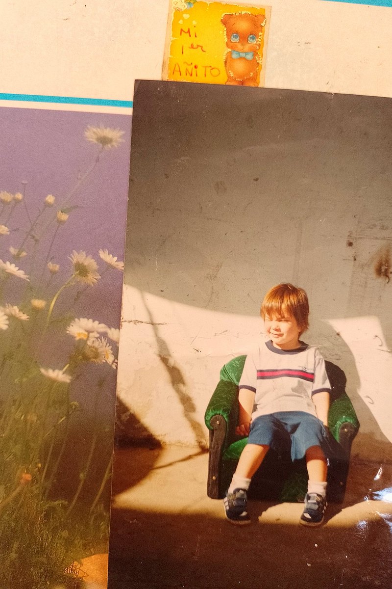 frdisko's tweet photo. que tristeza que mi hermanito no tenga fotos así... lo condenó la moda digital (nació en 2008) https://t.co/PtGFI5e3s3