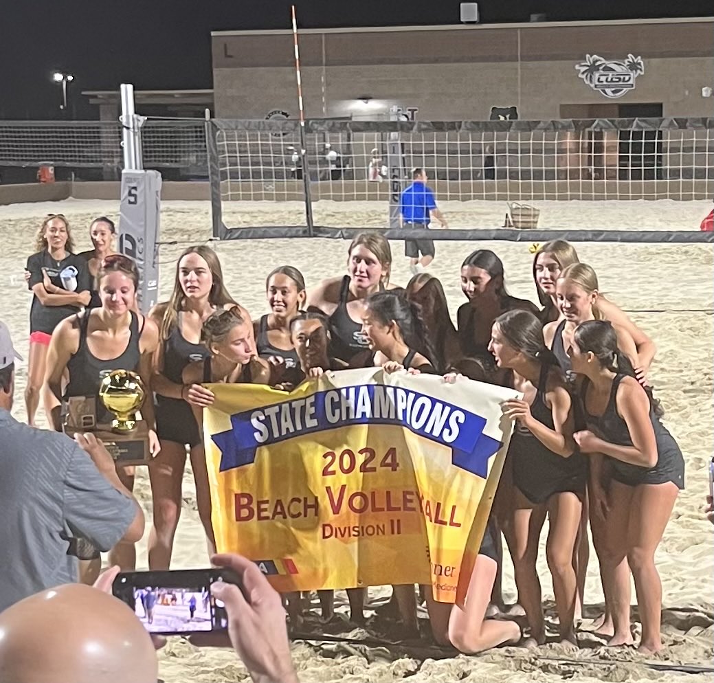 Salpointe-state champs!
Lancers defeat Flagstaff HS to win their 4th consecutive state title 💪
#CoachHeather 🏐
#CoachKeith 🏐