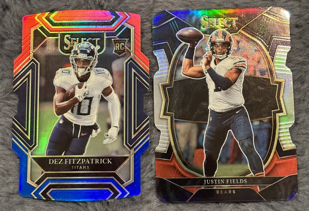 PigskinPC's tweet image. Stack Sale Post #139

Select Prizm Die Cuts

$2 each

TAKE with player name! $1 PWE $5 BMWT. Stack until Wednesday 5/1 #StackAttack #TheHobbyFamily