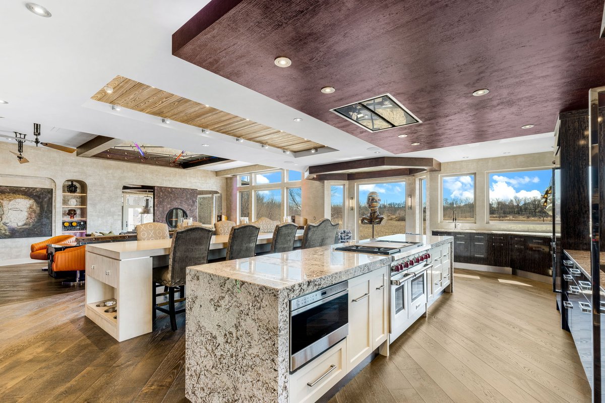 nickleyendecker's tweet photo. JUST LISTED - An architecturally significant, 36 acre estate in Plymouth, MN https://t.co/qvMNL3cA4q https://t.co/Wvo0ox3tF2