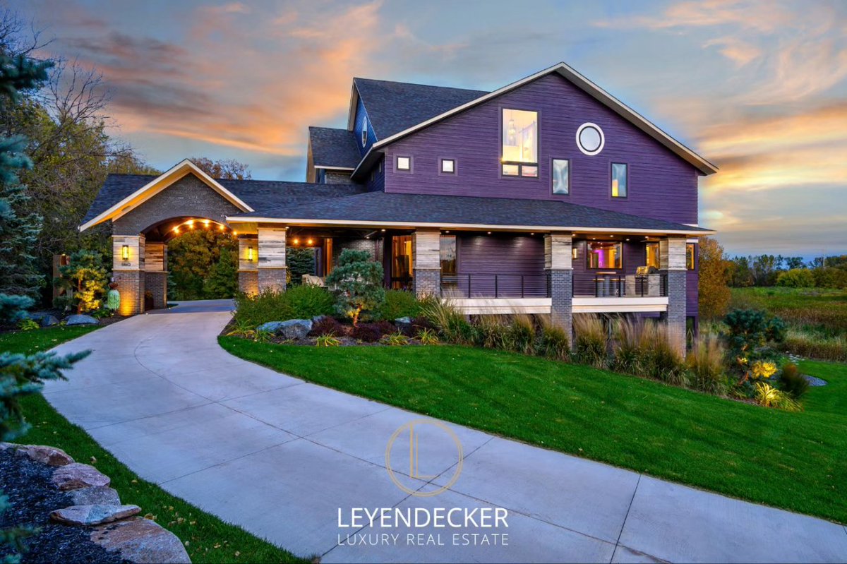 nickleyendecker's tweet photo. JUST LISTED - An architecturally significant, 36 acre estate in Plymouth, MN https://t.co/qvMNL3cA4q https://t.co/Wvo0ox3tF2