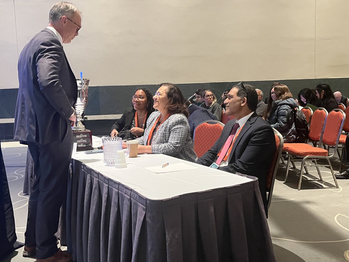 Sad to hear of Dr. Harrison’s passing. Had the honor of introducing him as emcee for Academic Debates at TLM 2023. He was an entertaining and gracious presence. Here he is laying down the law with esteemed judges ⁦@Mayo_liverdoc⁩ ⁦@nagachalasani⁩ ⁦@RotonyaC⁩