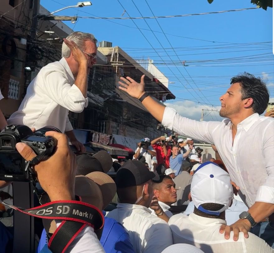 ¡Excelente participación Presidente <a href="/luisabinader/">Luis Abinader</a>!
Su honestidad y buen trabajo son los pilares para seguir avanzando más por el cambio. ¡El Gobierno del Cambio sigue!
#ElCambioSigue #DebateAnje