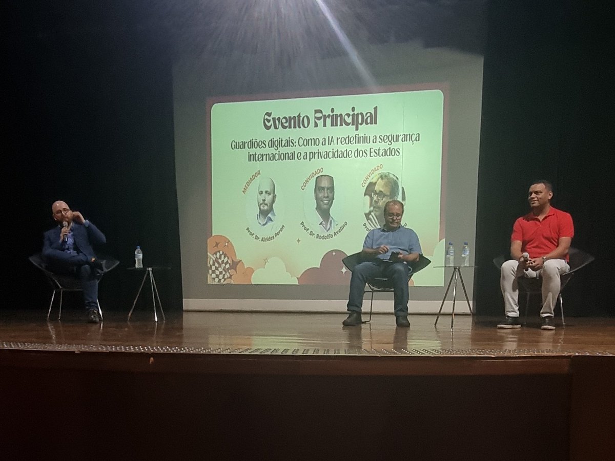 Ka_crM's tweet photo. Palestra incrível que o Cari da minha faculdade organizou, me chamou muita atenção o que o palestrante prof. dr. Sérgio Amadeu pontuou sobre as IAs atuando no conflito Israel × Palestina. Ansiosa pelo restante das palestras nessa semana de RI na FECAP https://t.co/FRlD2MKach