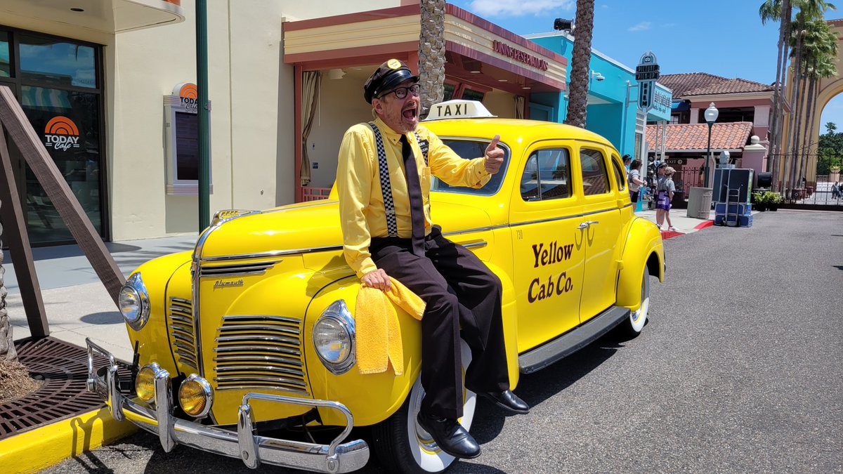 Can I get a #UOFistbump for Labby the Cabbie? This character is amazing! Make sure to stop by and visit him before he drives away at the beginning of May! @UniversalORL