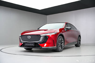 taku2_4885's tweet photo. 長安マツダが新型BEV/PHEV「MAZDA EZ-6」を正式発表！ https://t.co/WKDhmruRgm