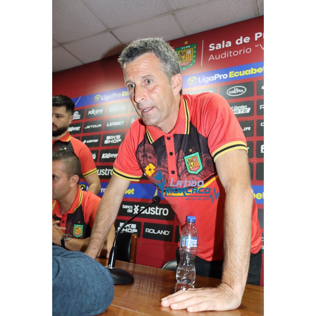 CONOZCA A IGOR OCA, NUEVO DT DEL DEPORTIVO CUENCA

wp.me/PcrOYp-2xi