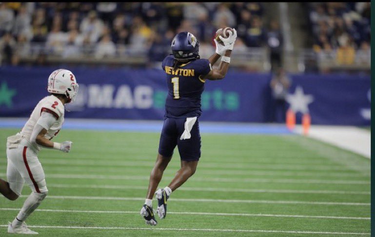 Blessed to receive my first D1 offer from the University of Toledo!!🙏🏈 <a href="/CoachFlemWR/">RJ Fleming</a> <a href="/ShedrickMckenz2/">Miss-Lou Recruits</a> <a href="/hayden_burton77/">Coach Burton</a>