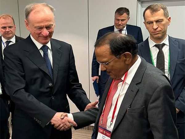 NSA Ajit Doval meets Russian counterpart; discuss bilataral cooperation defence.in/threads/nsa-aj…