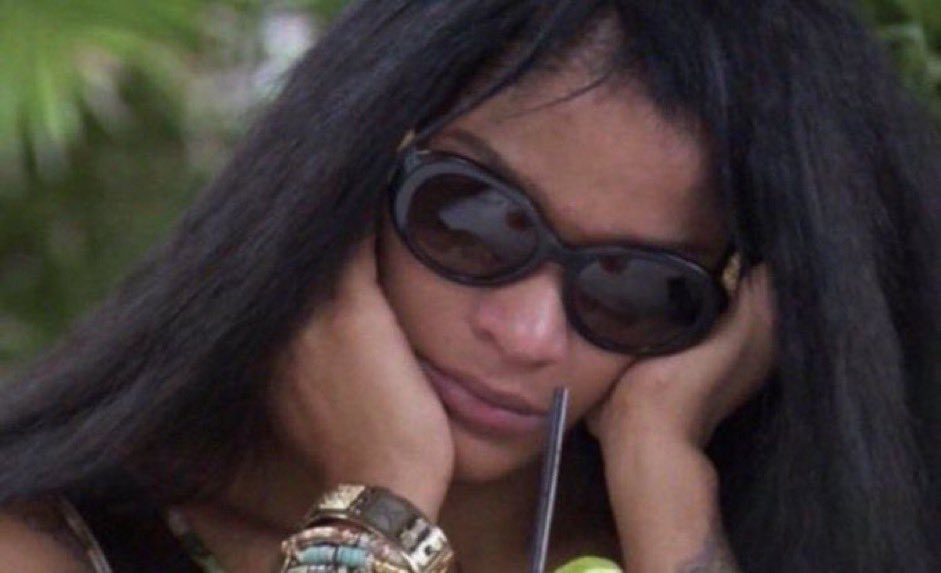 My thoughts be whooping my ass. I wish I could put my brain in the washing machine. A cute lil spin cycle to clean up the negativity. It be TOO MUCH 😭😭