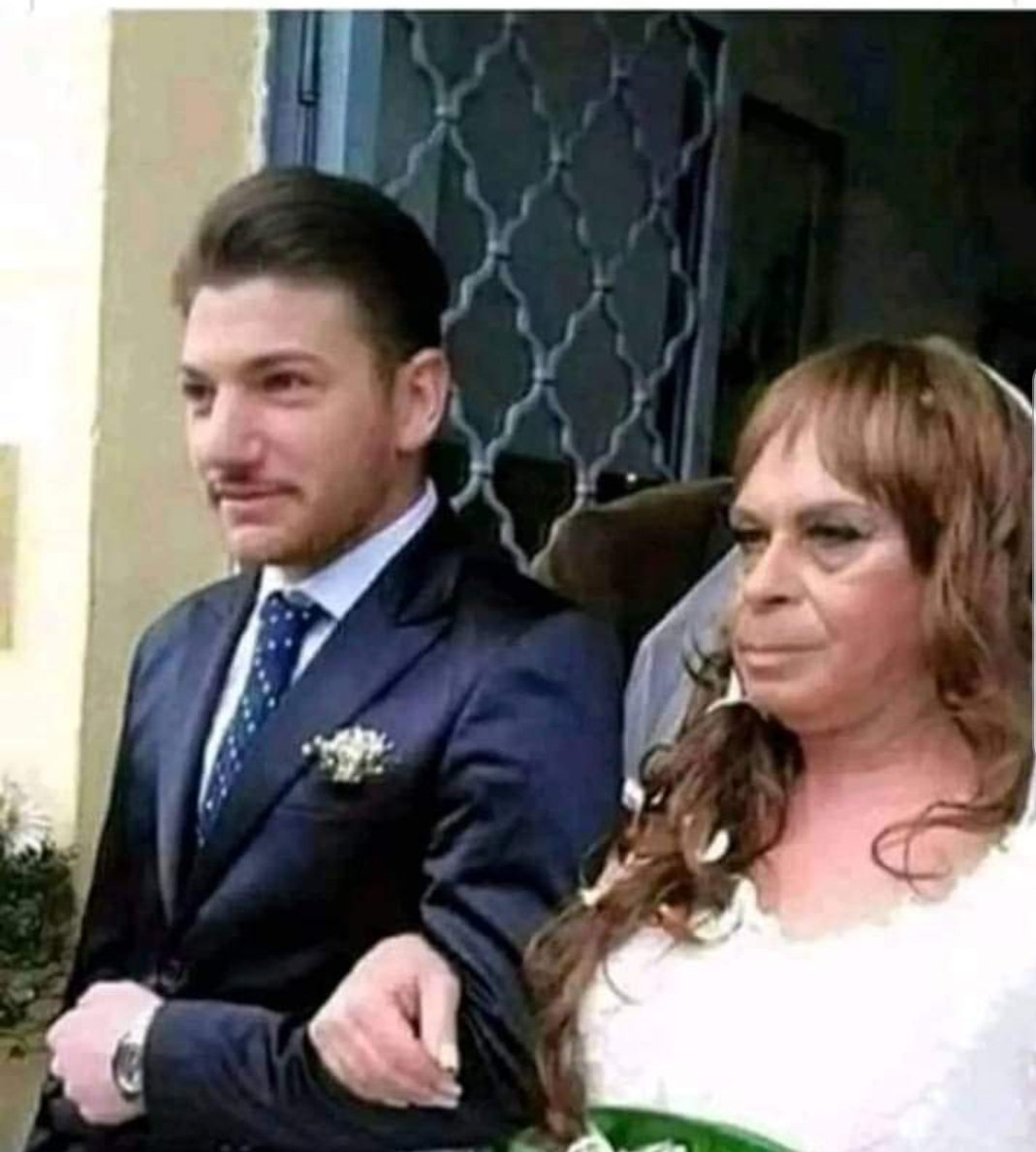 Quando cara faz um pedido pra Santo Antônio, mas é São Jorge que atende