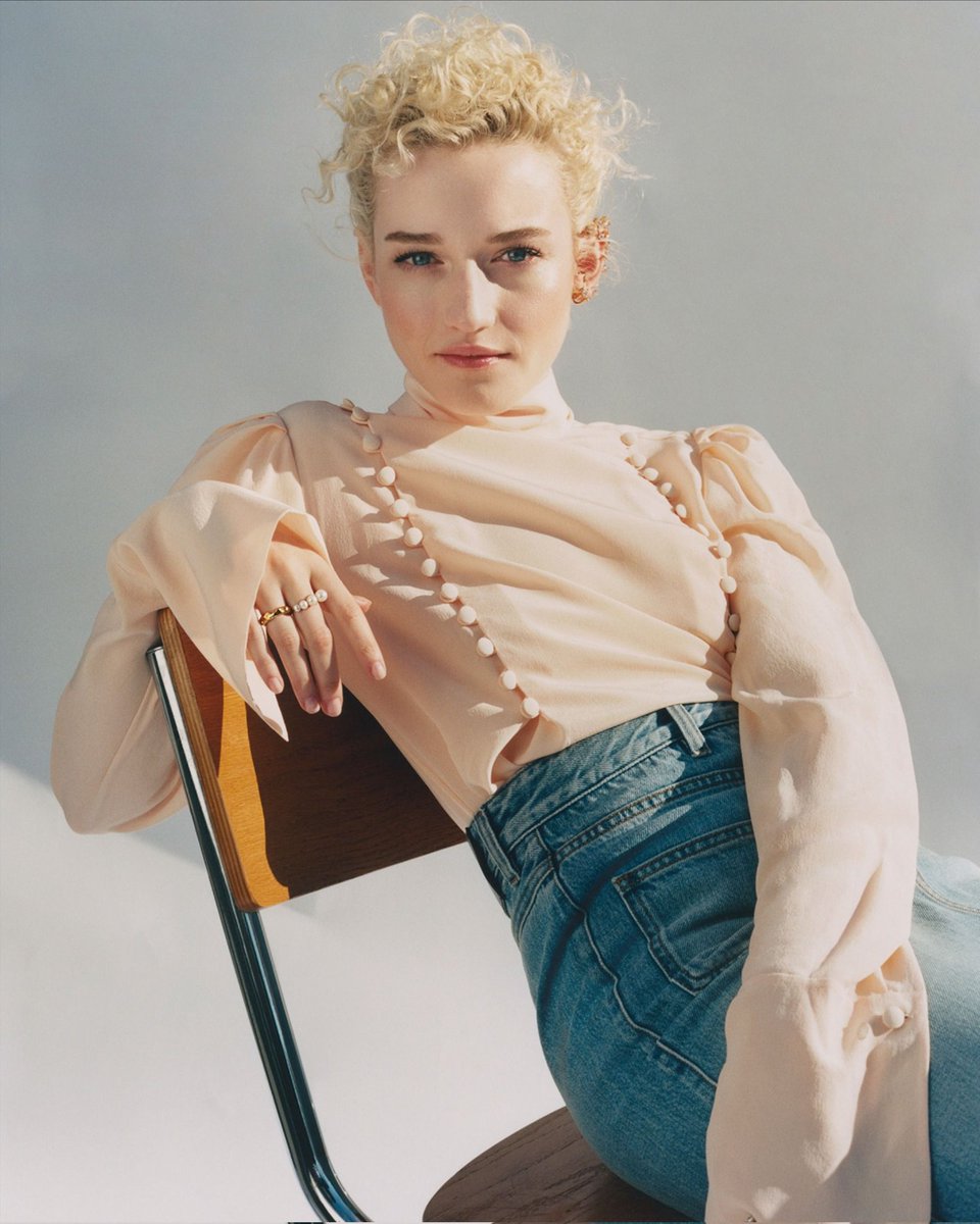 Julia Garner will star opposite Josh Brolin in Zach Cregger's 'WEAPONS.'

The film is described as an interrelated, multistory horror epic that tonally is in the vein of Paul Thomas Anderson's 'MAGNOLIA.'