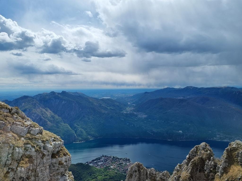 Buongiorno (Il Lario ramo di Lecco dalla Grigna Meridionale)