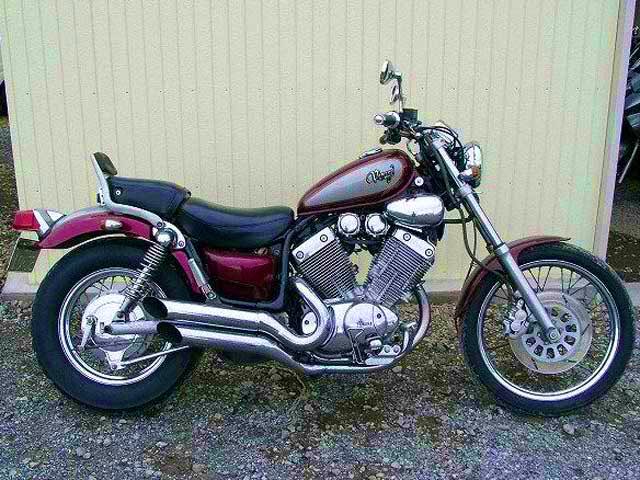 #みんなの初めての愛車教えて
1992年アメリカンバイクブームでホンダスティードがバカ売れしてて納車6ヶ月待ちと言われ
ヤマハビラーゴ400を買ったなぁ〜😁でも今見ると個性的でカッコいいよ😊