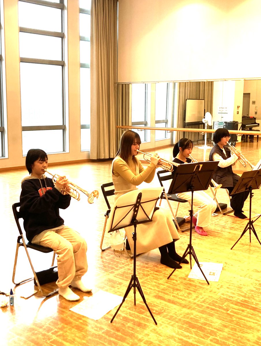 Kitakyusyu_JO's tweet photo. 先週行われた公開練習の様子をお伝えします‼️

今回は金管楽器のホルン、トランペット、トロンボーンとパーカッション🎵

月３回、日曜日に大手町練習場で練習しています💦

楽譜が読めなくても大丈夫🙆🏻‍♀️
楽器がなくても大丈夫🙆🏻

現在、団員募集しています😍

詳細はこちら
https://t.co/by154r6srZ https://t.co/cexz4rtlGv