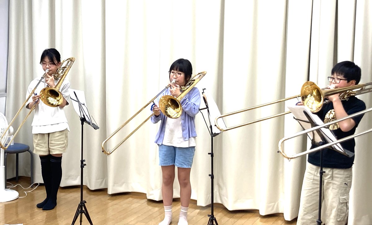 Kitakyusyu_JO's tweet photo. 先週行われた公開練習の様子をお伝えします‼️

今回は金管楽器のホルン、トランペット、トロンボーンとパーカッション🎵

月３回、日曜日に大手町練習場で練習しています💦

楽譜が読めなくても大丈夫🙆🏻‍♀️
楽器がなくても大丈夫🙆🏻

現在、団員募集しています😍

詳細はこちら
https://t.co/by154r6srZ https://t.co/cexz4rtlGv