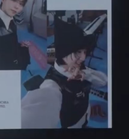 MZ식 사진 찍기에 푹 빠지신 듯