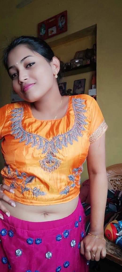 Ramcuckoo's tweet photo. My wife:- ஏங்க உங்க பிரண்ட் தொப்புள் தெரியுற மாதிரி ஒரு போட்டோ வேனும்னு கேட்டார்.. க்யூட்டா எடுத்துக்கொடுங்க..

Me:- இடுப்புல கை வச்சு தலையை கொஞ்சமா சாய்ச்சு ஒரு போஸ் கொடு.. சூப்பர்.. https://t.co/4RNEs23NhM