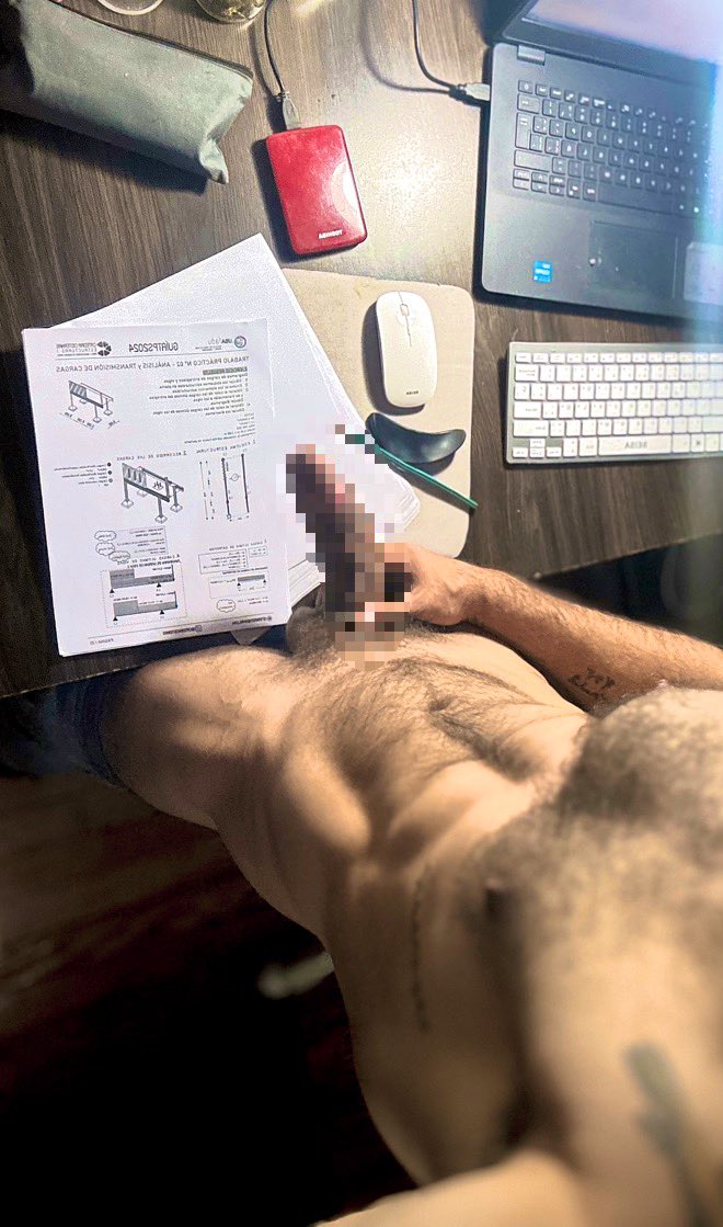 Hora del break. Me ayudás?

Video en onlyfans.com/leomasterxxx