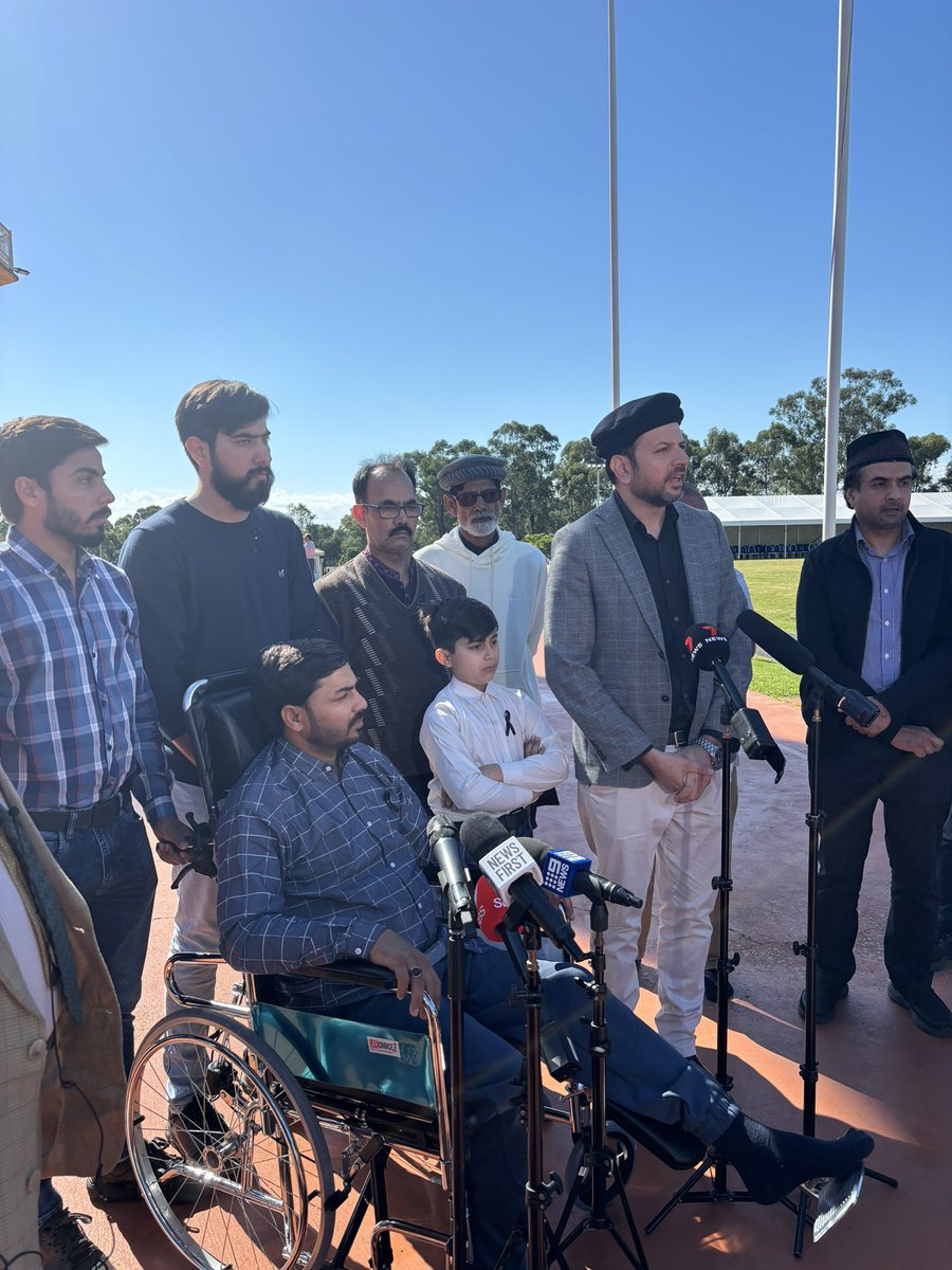 “He gave his blood to protect the public everyone is welcome.” ❤️ The family of slain security guard Faraz Tahir speaking in Sydney after arriving from Pakistan to attend the 31-year-old’s funeral tomorrow. @7NewsSydney