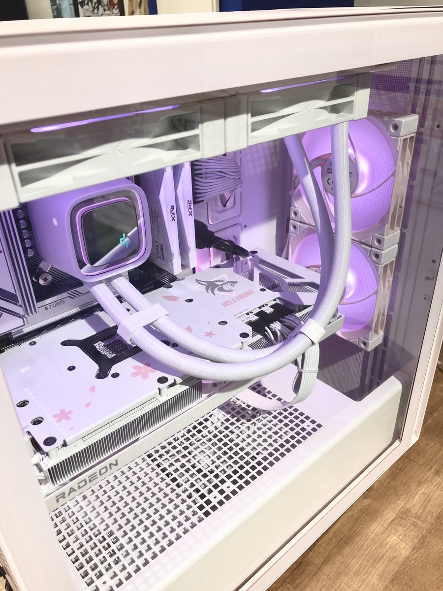 自作PC メタリックピンク ウレタン塗装ケース ASCII.jp：淡いピンクのPCケースがお手頃価格！ ピラーレスでARGB