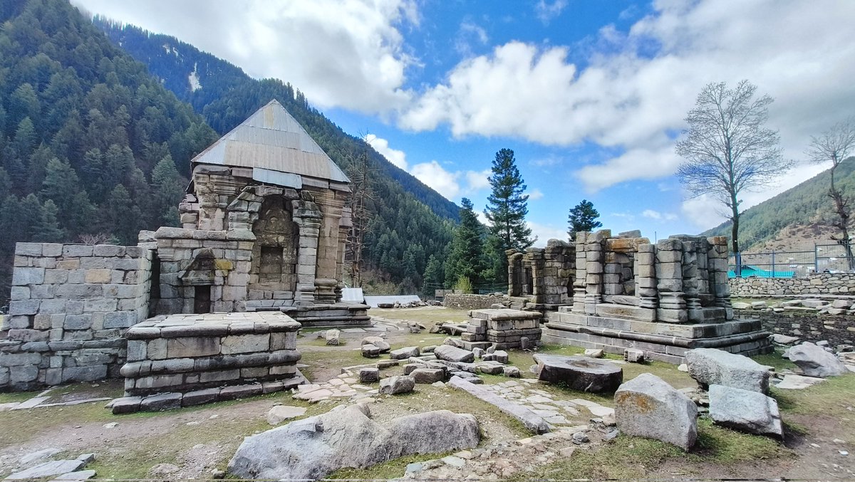 The ruins of Naranag Temple in #Kashmir Located near Kangan You can find the 8th century Shiva Temple in these ruins Have a good day!