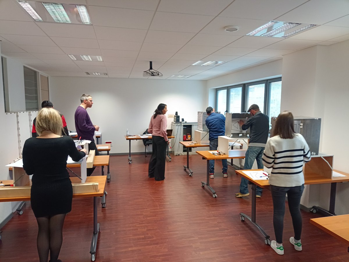 phguery's tweet photo. L'#Industrie recrute ... avec la #MRS
Notre partenaire @fivesgroup recrute ses soudeurs H/F avec @FranceTravail #Epinal
Un parcours qui débute via la MRS puis continuera en formation avec @uimm de #Thaon
Managers/RH de @fivesgroup participent aux tests 👏➡️ savoir pour former https://t.co/KmEkMM7p5T