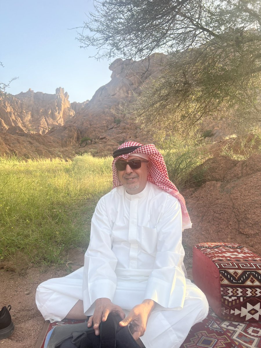 almejrad's tweet photo. غادرنا قبل قليل شقيق الروح الغالي :
طلال المحطب 
المنسق الاعلامي للمنتخب الكويتي سابقا والمحب لموطن الطائي وارض الجبلين بعد زيارة هي الرابعة لحائل والتي اسعدنا فيها ..
حفظك الله في الحل والترحال ياشقيق الروح الغااالي🇸🇦🇰🇼 https://t.co/QQiJFP9QUl