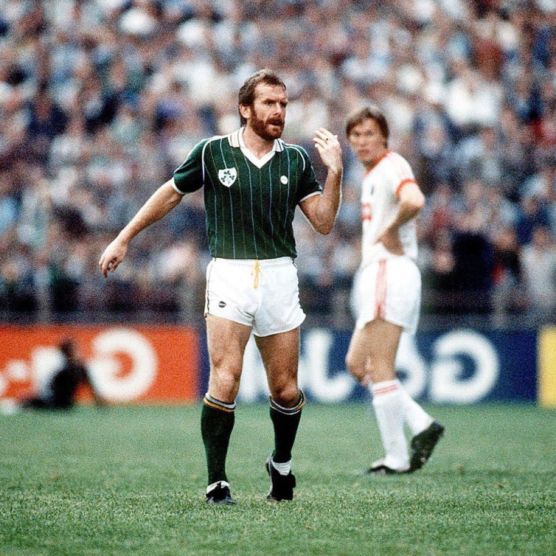 Remembering former Ireland midfielder and captain Tony Grealish who sadly passed away on this day in 2013. Tony left everything on the pitch and defined a ‘never say die’ attitude 45 caps/8 goals in green