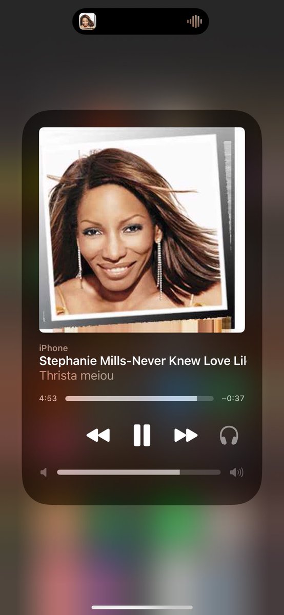 BBYMANIPULATOR's tweet photo. I be singing this song at the top of my lungs hoping to love somebody as much as she did 😭😭 https://t.co/J6X7OmvS7y