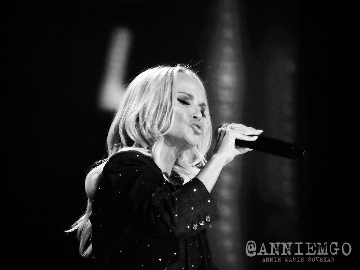 Just me getting to see <a href="/KChenoweth/">Kristin Chenoweth</a> ‘s Ryman debut 😭