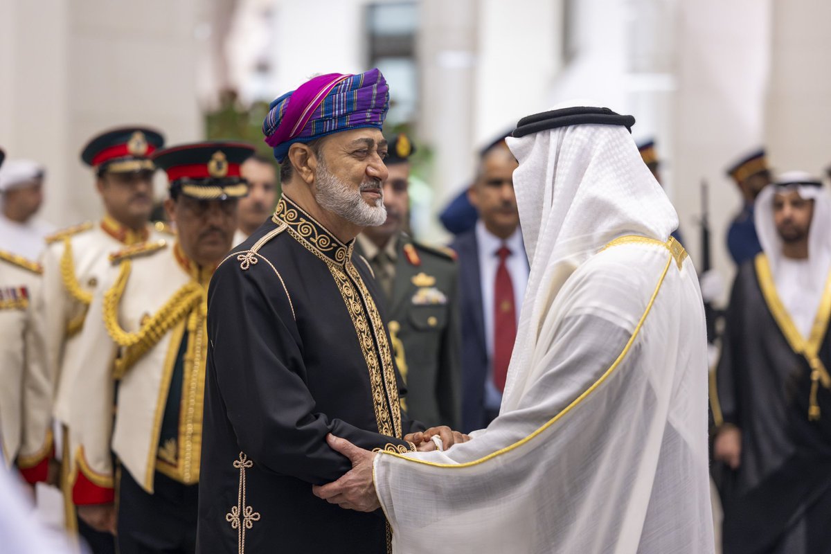 ammaralsaadimar's tweet photo. زيارة السلطان هيثم المعظم لدولة الإمارات، دليل على عُمق العلاقات العُمانية-الإماراتية الأخوية.
علاقة تاريخية وتكامل مشترك، تُعززه الوشائج الأخوية وأواصر القربى والجوار بين الشعبين،المتجذّرة منذ مئات السنين،القائمة على مبادئ الأخوة الصادقة، والتعاون البنّاء، ووحدة المصير المشترك. https://t.co/K8xIDe7Pja