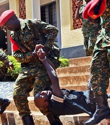 Makindye court martial Officers who are supposed to enforce the law, instead they are abusing the law by torturing Sanya and other political prisoners who are fighting for their God given Human Rights! Shame! Shame! Shame! ~AMS #FreeAllPoliticalPrisoners