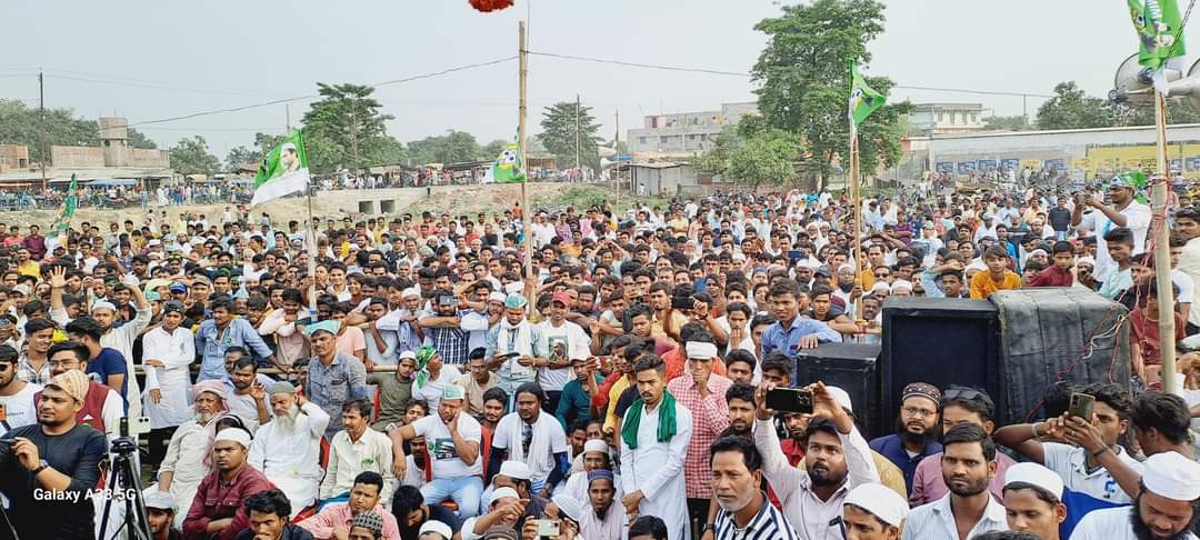 हर दिल का है यही अरमान किशनगंज मांगे अख़्तरुल ईमान किशनगंज लोकसभा क्षेत्र के रौटा में कल AIMIM प्रत्याशी @Akhtaruliman5 साहब के समर्थन में विशाल जनसभा को संबोधित कर अवाम से मजलिस के हक़ में वोट करने की अपील की। @asadowaisi @aimim_national